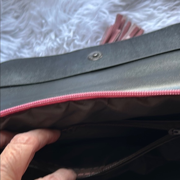 Chic Pink Textured Crossbody Bag with Tassel - Picture 10 of 12